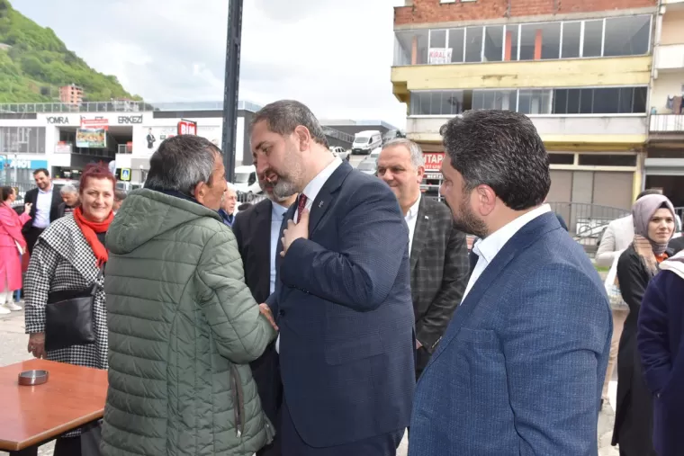 Mustafa Şen’e Yomra’da büyük ilgi