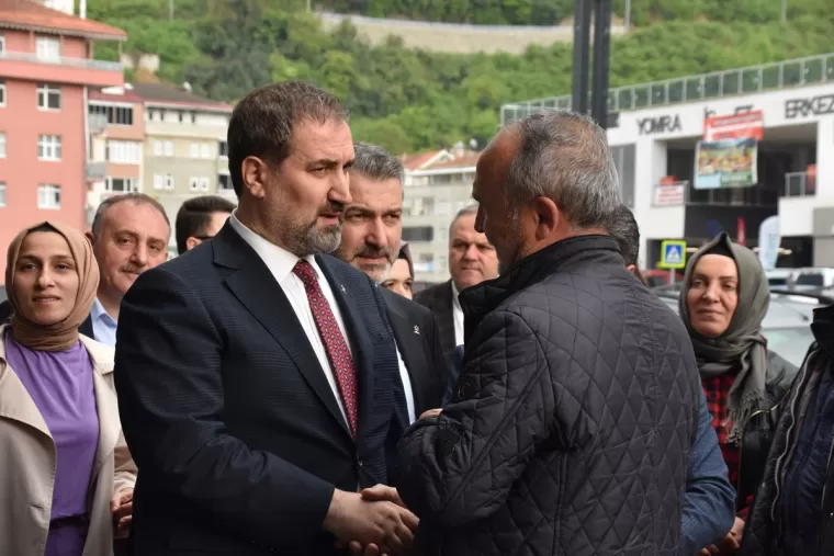 Mustafa Şen’e Yomra’da büyük ilgi