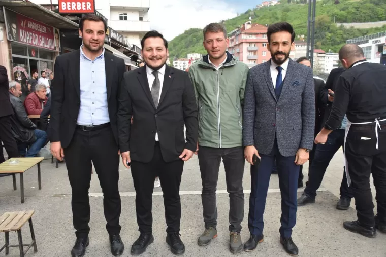 Mustafa Şen’e Yomra’da büyük ilgi