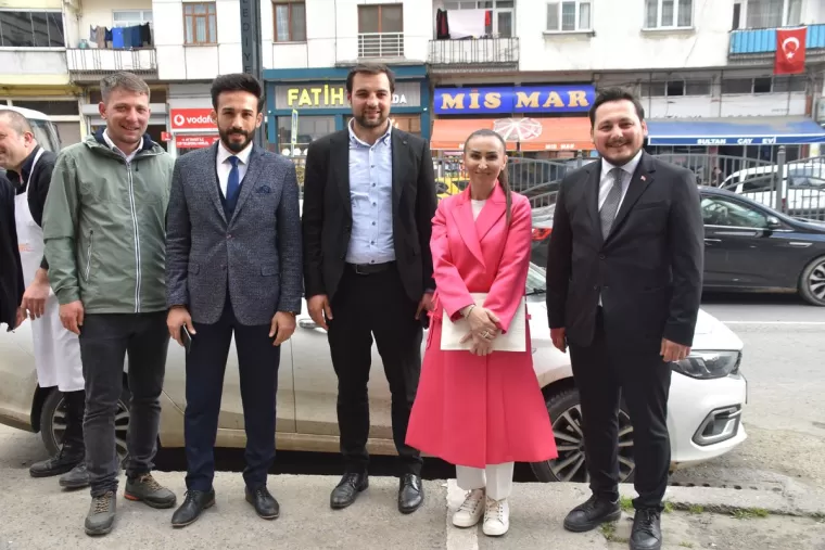 Mustafa Şen’e Yomra’da büyük ilgi