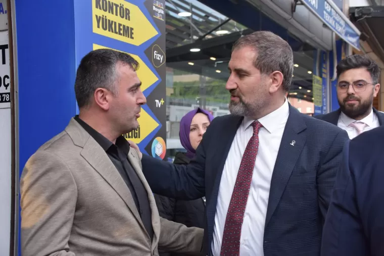Mustafa Şen’e Yomra’da büyük ilgi