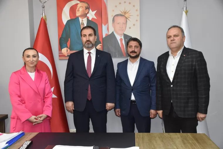 Mustafa Şen’e Yomra’da büyük ilgi