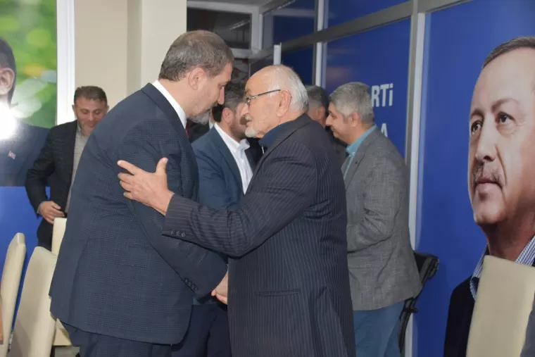 Mustafa Şen’e Yomra’da büyük ilgi