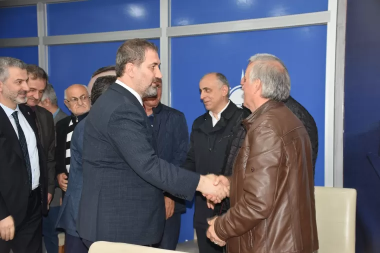 Mustafa Şen’e Yomra’da büyük ilgi