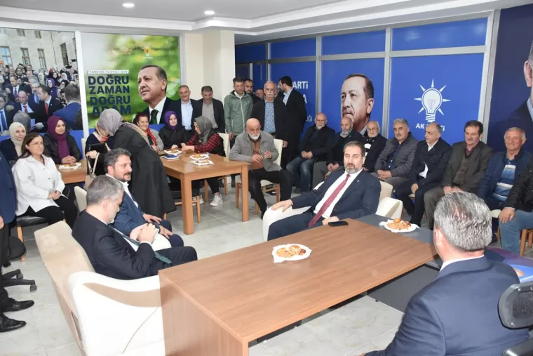 Mustafa Şen’e Yomra’da büyük ilgi