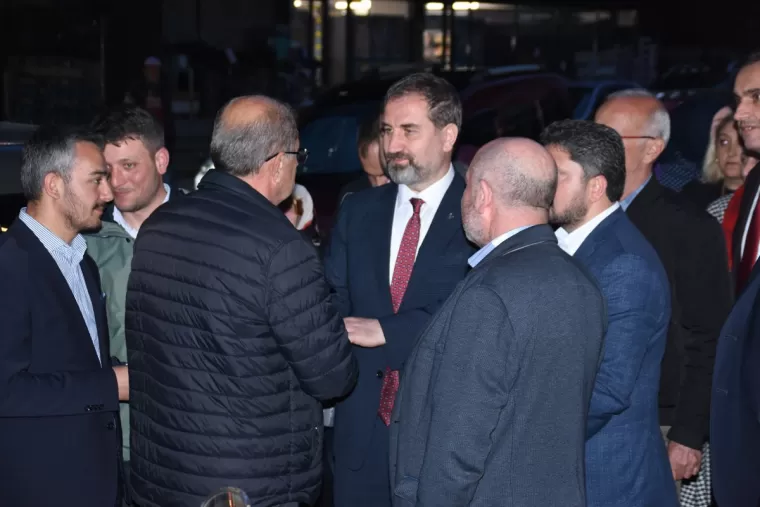 Mustafa Şen’e Yomra’da büyük ilgi