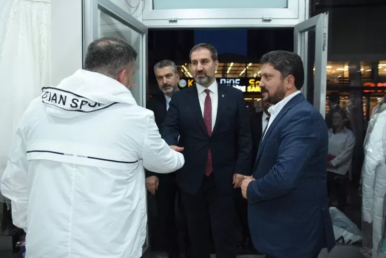 Mustafa Şen’e Yomra’da büyük ilgi