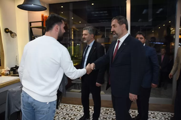 Mustafa Şen’e Yomra’da büyük ilgi