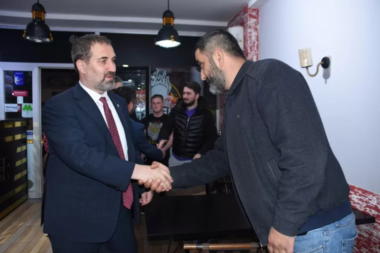 Mustafa Şen’e Yomra’da büyük ilgi