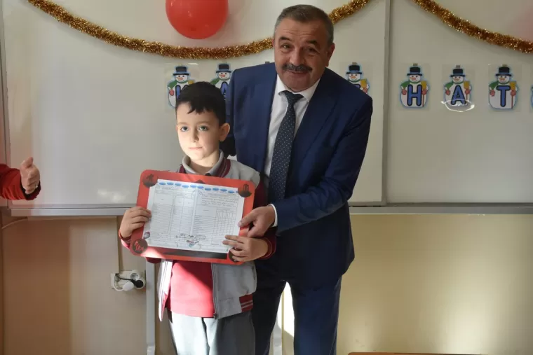 Yomra Kaymakamı Öztabak Miniklerin sevincine ortak oldu