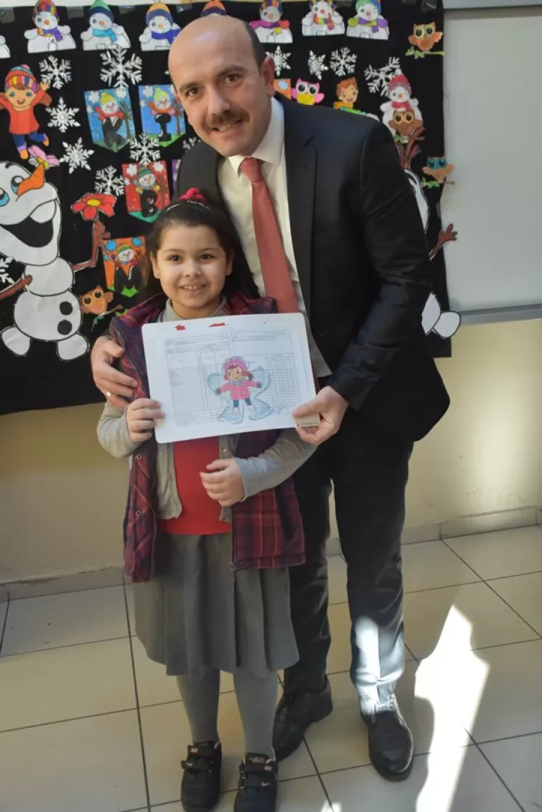 Yomra Kaymakamı Öztabak Miniklerin sevincine ortak oldu