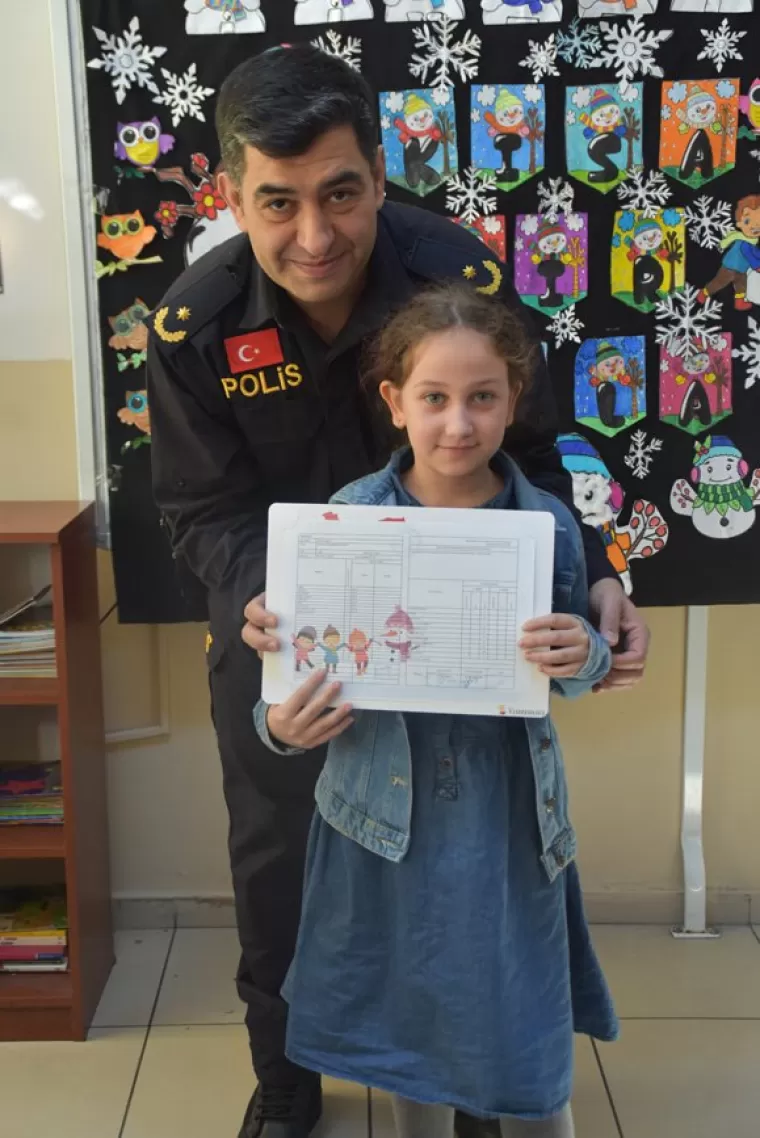 Yomra Kaymakamı Öztabak Miniklerin sevincine ortak oldu