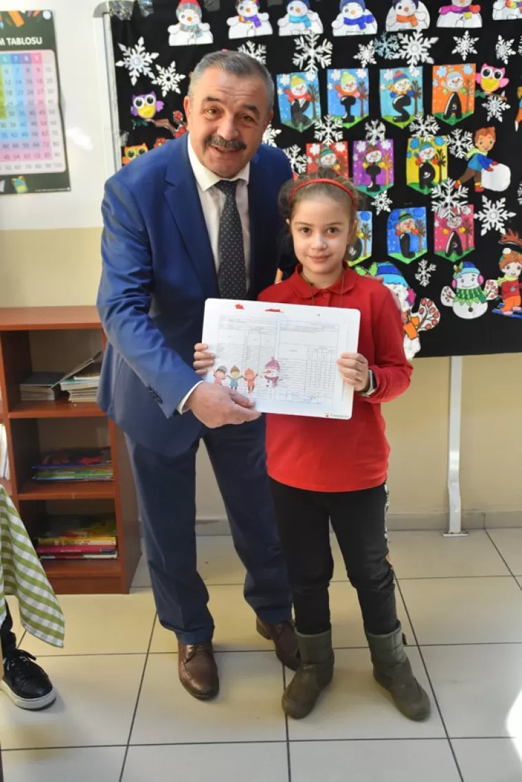 Yomra Kaymakamı Öztabak Miniklerin sevincine ortak oldu