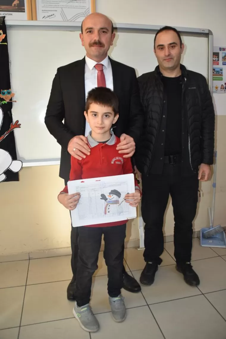 Yomra Kaymakamı Öztabak Miniklerin sevincine ortak oldu
