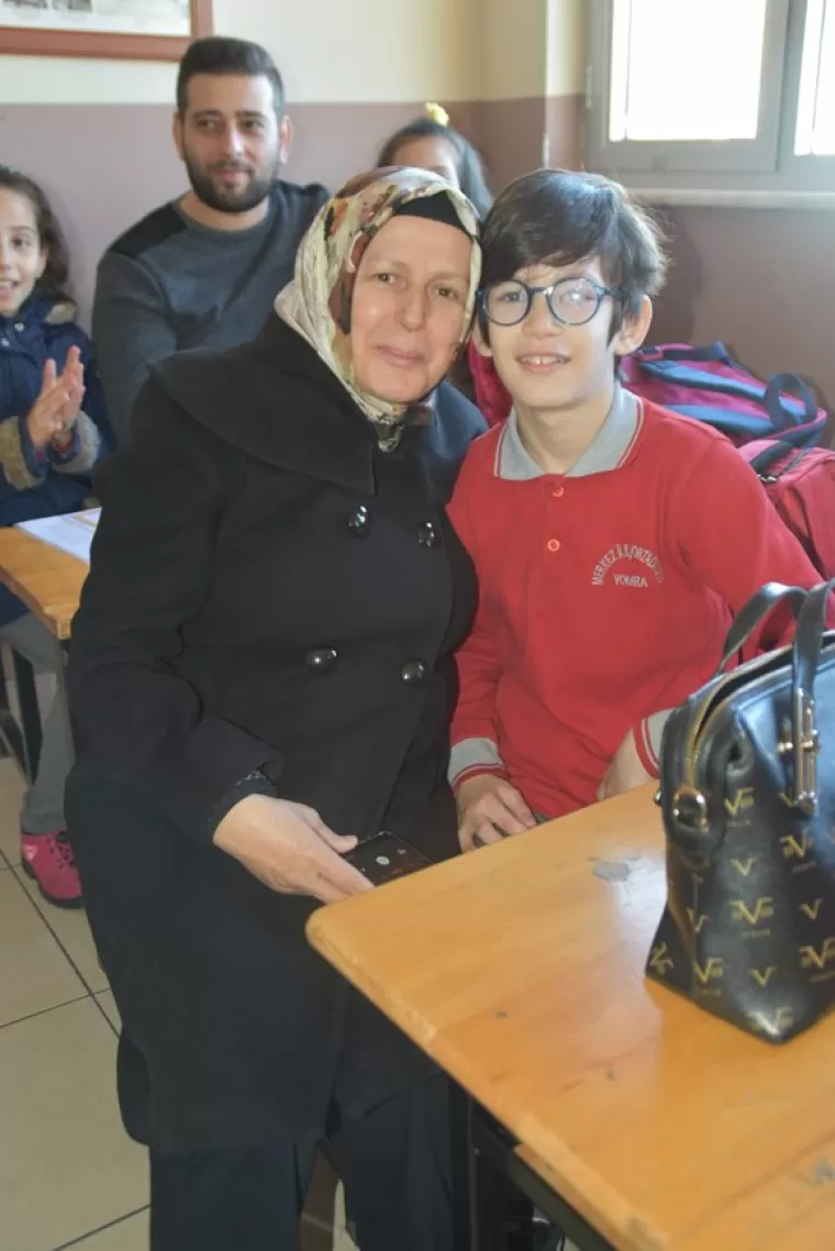 Yomra Kaymakamı Öztabak Miniklerin sevincine ortak oldu