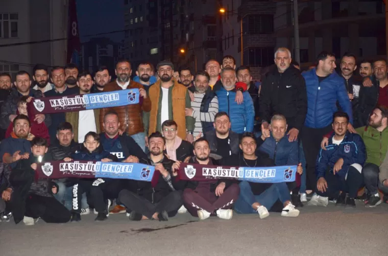 Kaşüstülü gençler iftarda buluştu