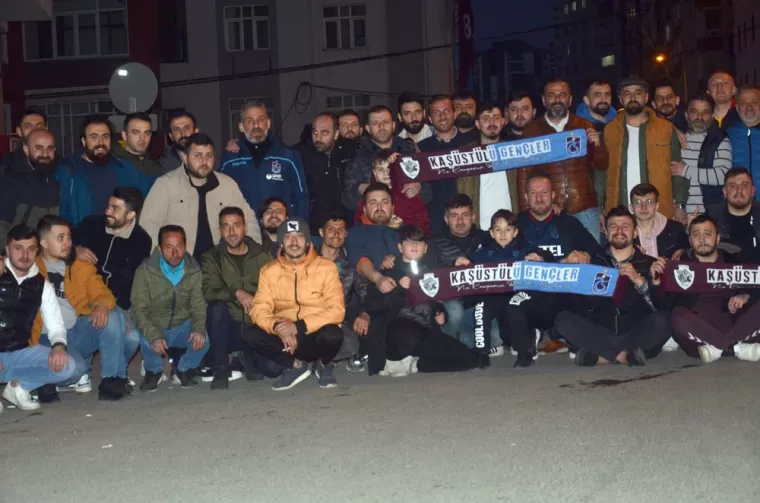 Kaşüstülü gençler iftarda buluştu