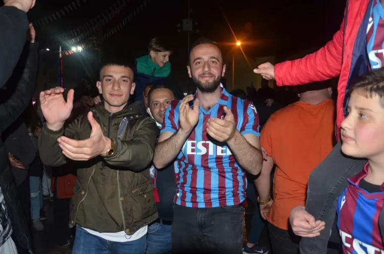 Şampiyonluk Coşkusu Yomra'da Zirve Yaptı