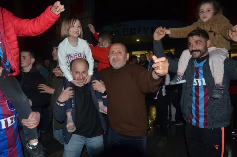 Şampiyonluk Coşkusu Yomra'da Zirve Yaptı