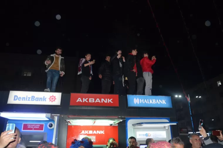 Şampiyonluk Coşkusu Yomra'da Zirve Yaptı