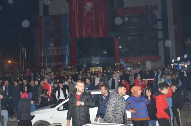 Şampiyonluk Coşkusu Yomra'da Zirve Yaptı