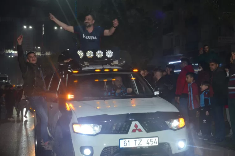 Şampiyonluk Coşkusu Yomra'da Zirve Yaptı