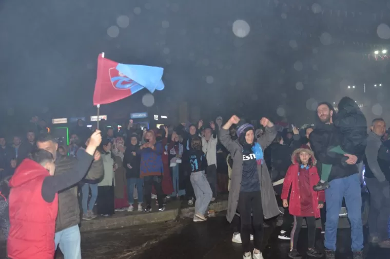 Şampiyonluk Coşkusu Yomra'da Zirve Yaptı