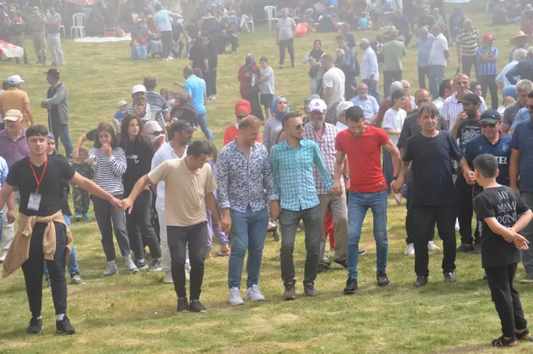 Çakıroğlu Eğitim ve Kültür Vakfı’nın etkinliğine yoğun ilgi!