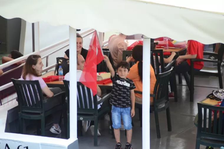Yomra zaferi kutladı
