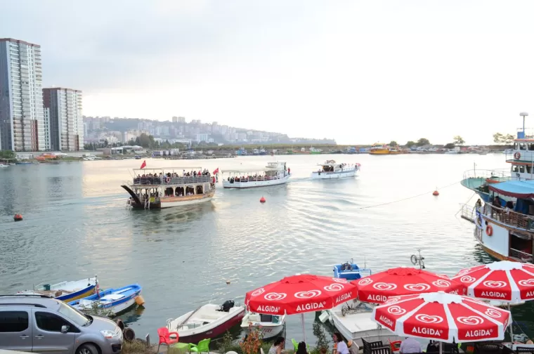 Yomra zaferi kutladı