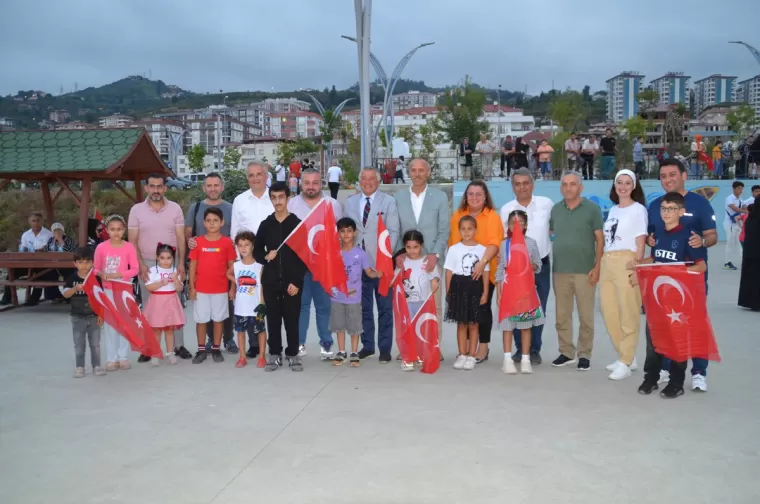 Yomra zaferi kutladı