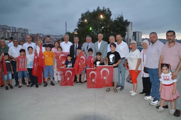 Yomra zaferi kutladı