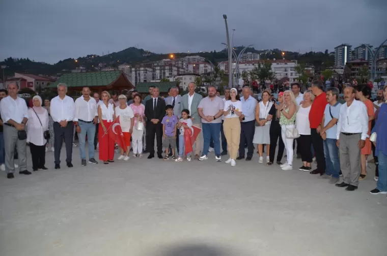 Yomra zaferi kutladı