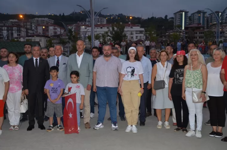 Yomra zaferi kutladı