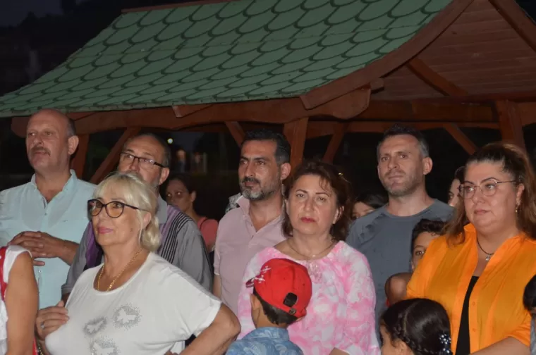 Yomra zaferi kutladı