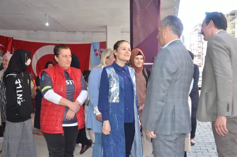 Yomra Kadın Girişimciler Pazarı kapıları açt