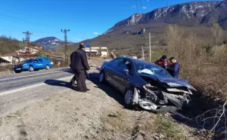 Karabük’teki trafik kazalarında biri ağır 3 kişi yaralandı