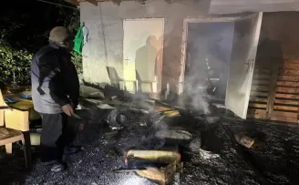 Kastamonu’da şantiyede çıkan yangında personel yatakhanesi yandı