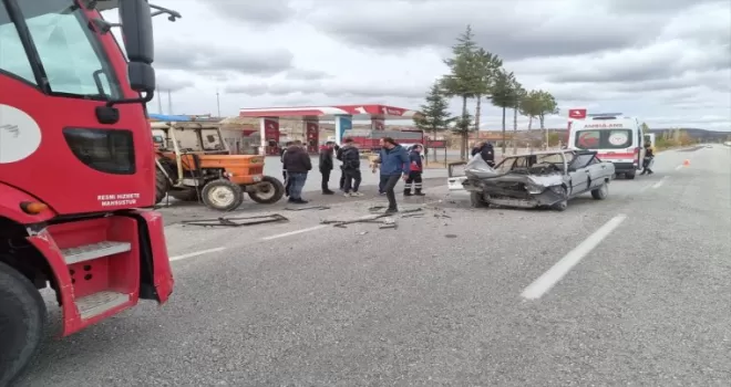 Çorum’da traktörle çarpışan otomobilin sürücüsü öldü