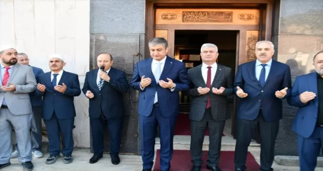 Karabük Valisi Yavuz, Bağ-Essan Sanayi Sitesi esnafının duasına katıldı